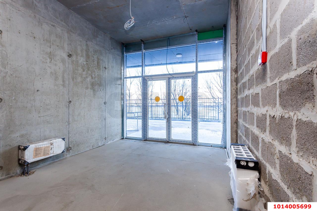 Фото №5: Торговое помещение 85 м² - Краснодар, жилой комплекс Сограт, ул. Красных Партизан, 4/15