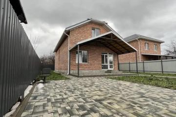 Фото №1: Дом <span class="whitespace-nowrap">150 м²</span> <span class="whitespace-nowrap">+ 4 сот.</span>, <span class="whitespace-nowrap">2 эт.</span> - Краснодар, ст КНИИСХ, ул. Грушевая, 199