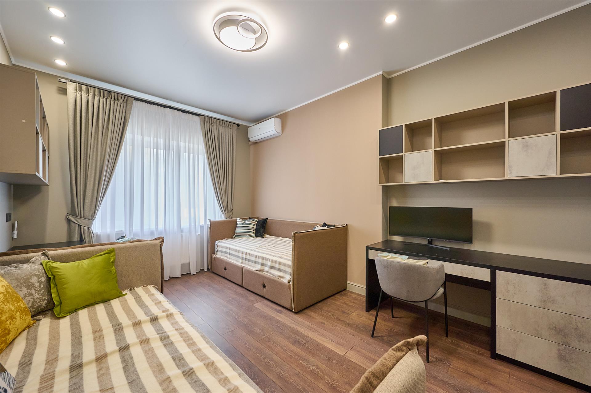 Фото №8: 2-комнатная квартира 80 м² - Краснодар, Карасунский внутригородской округ, жилой комплекс Поющие Фонтаны, мкр. Гидростроителей, ул. Невкипелого, 18к1