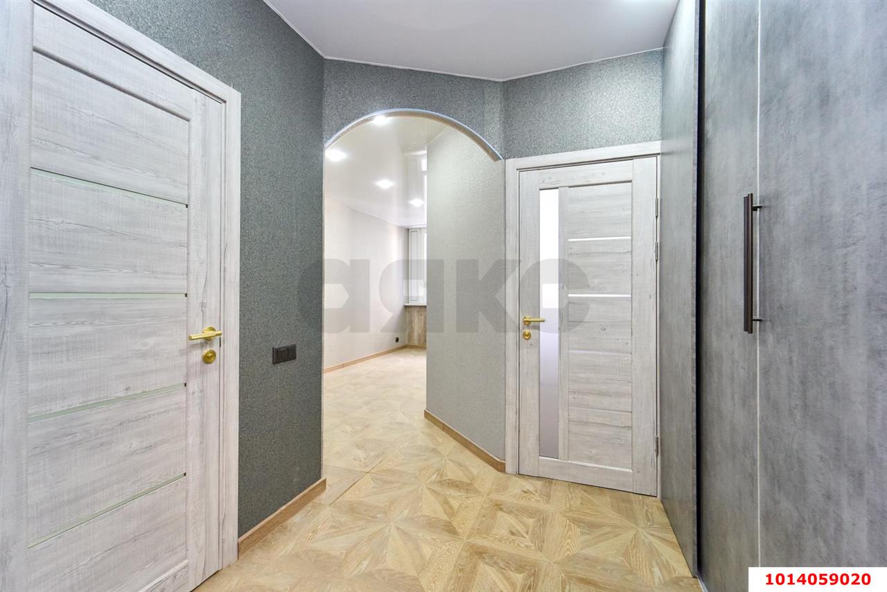 Фото №5: 1-комнатная квартира <span class="whitespace-nowrap">30 м²</span>, <span class="whitespace-nowrap">12/25 эт.</span> - Краснодар, Центральный внутригородской округ, Табачная Фабрика, мкр. ЖК Все Свои Вип, ул. Колхозная, 5/2