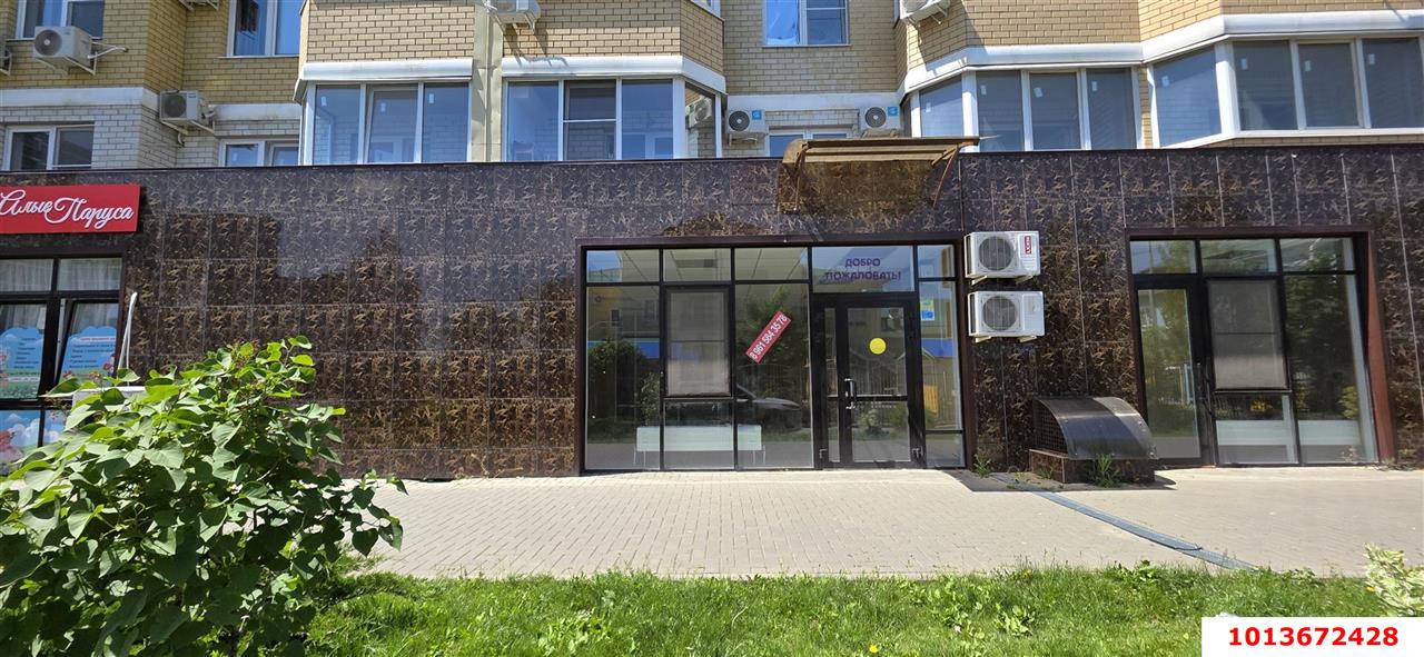 Фото №1: Торговое помещение 65 м² - Краснодар, Светлоград, ул. Красных Партизан, 1/4к11