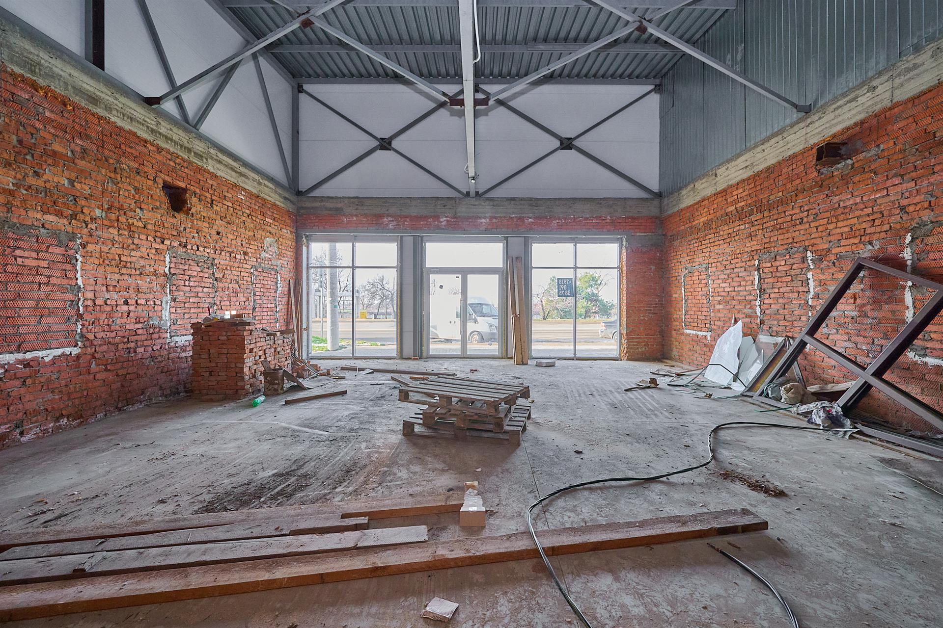 Фото №3: Коммерция 105 м² - Краснодар, Западный внутригородской округ, мкр. Юбилейный, ул. 70-летия Октября, 8А