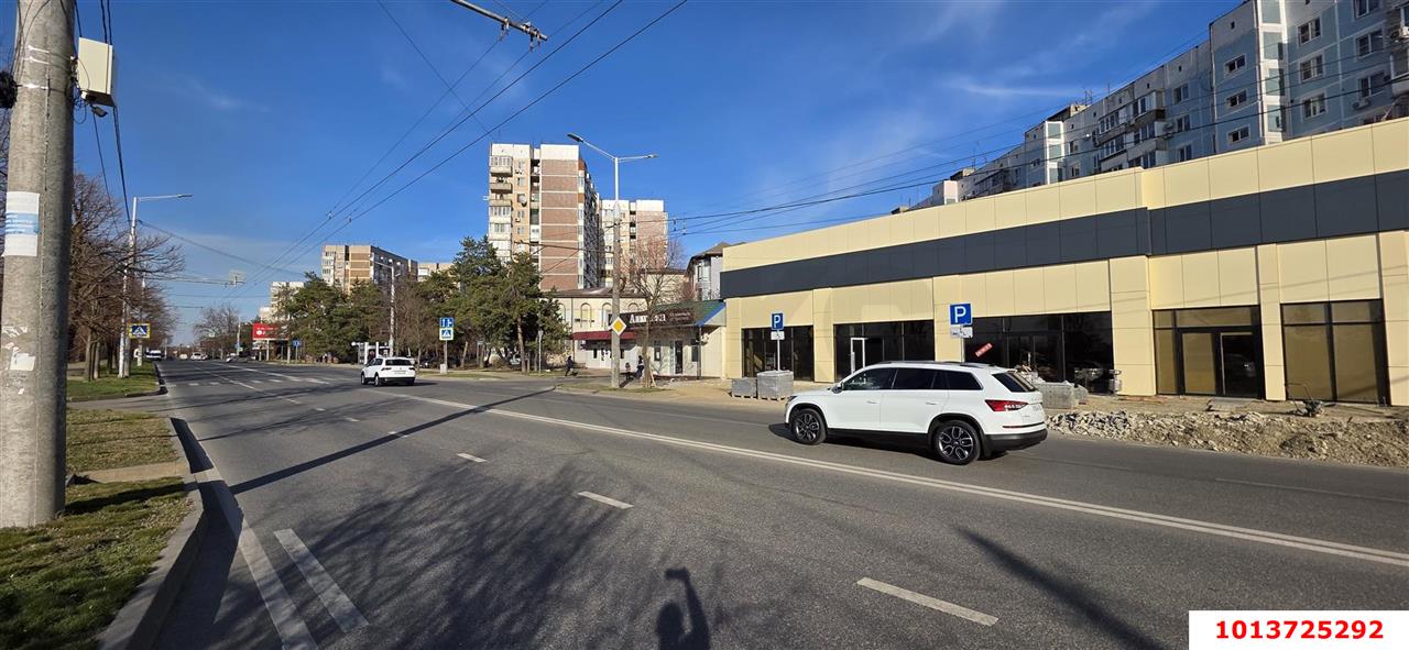Фото №2: Торговое помещение 106 м² - Краснодар, Юбилейный, ул. 70-летия Октября, 8А