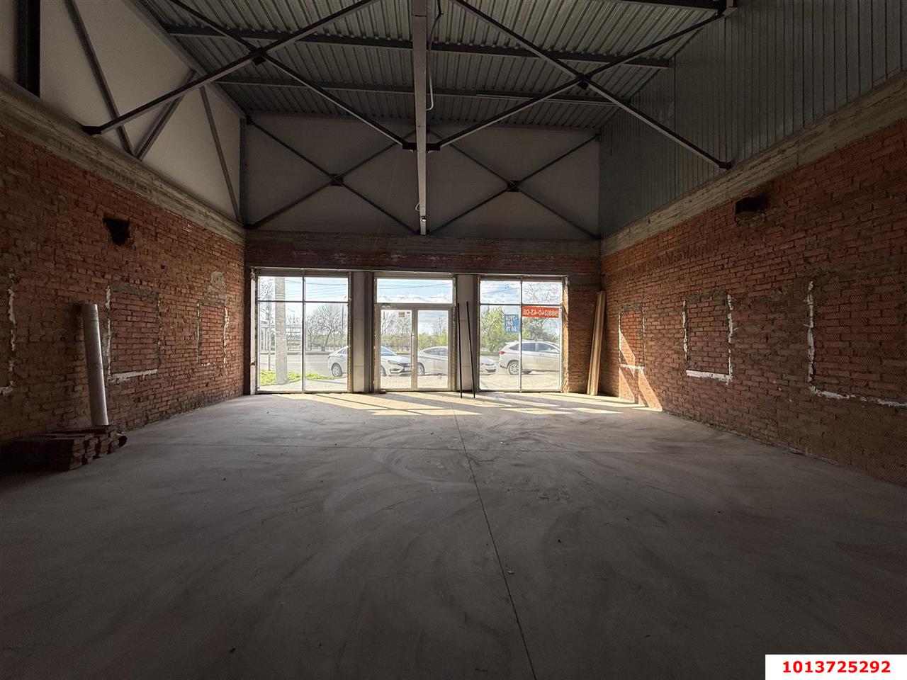 Фото №3: Коммерция 105 м² - Краснодар, Западный внутригородской округ, мкр. Юбилейный, ул. 70-летия Октября, 8А