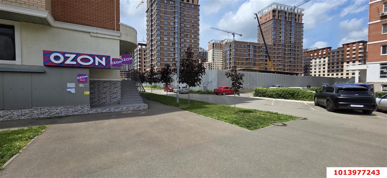 Фото №2: Торговое помещение 172 м² - Краснодар, жилой комплекс Лиговский, ул. Героя Пешкова, 3