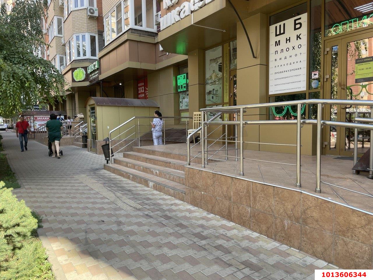Фото №1: Торговое помещение 79 м² - Краснодар, Губернский, ул. им. Героя Яцкова И.В., 15к2