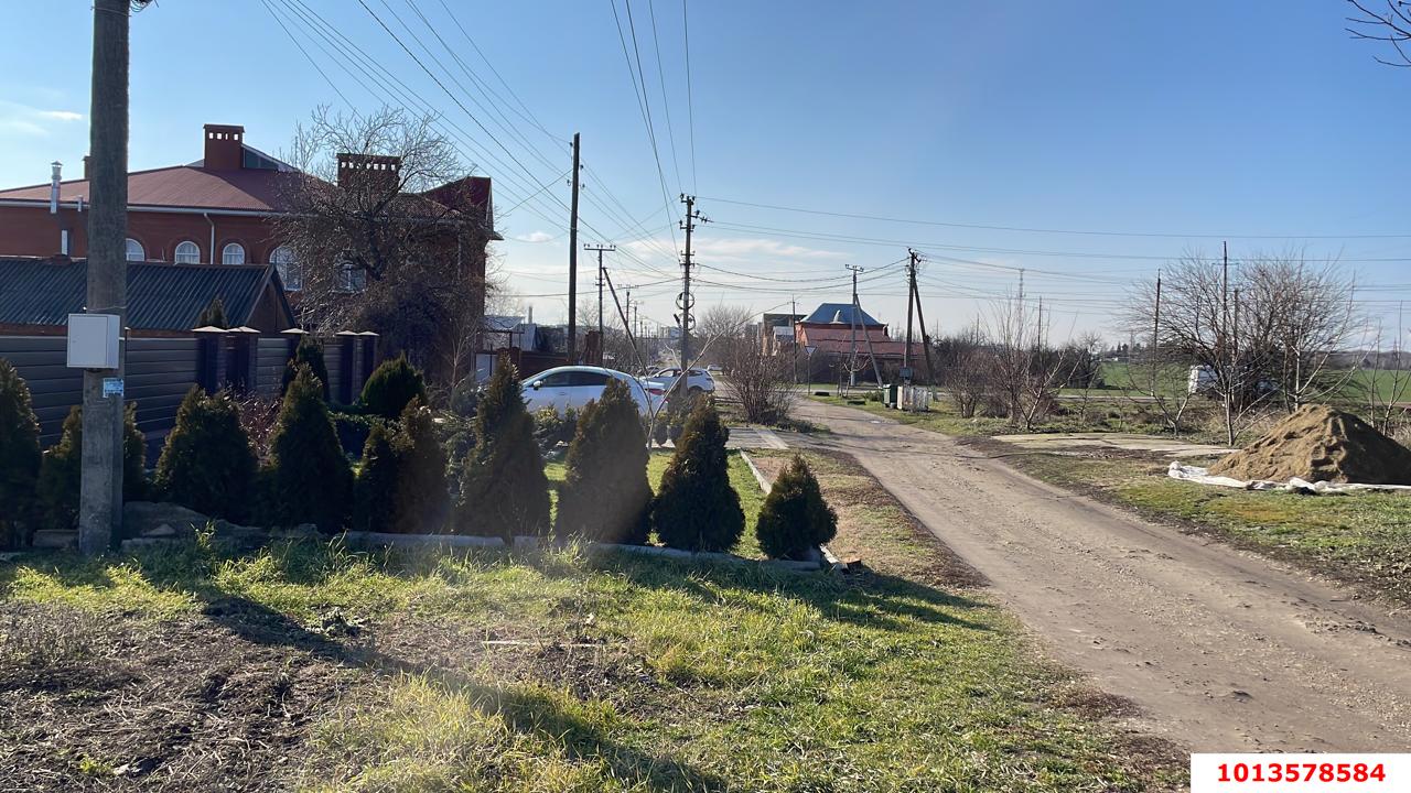 Фото №3: Земельный участок под ИЖС - Васюринская, жилой комплекс Уютный, мкр. Карасунский внутригородской округ, ул. Железнодорожная, 126