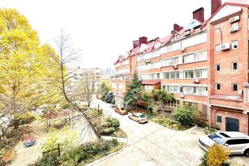 Фото №1: 4-комнатная квартира 150 м² - Краснодар, мкр. Фестивальный, ул. Яна Полуяна, 17