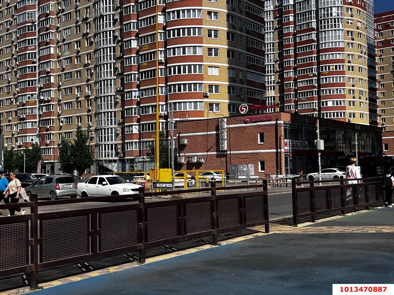 Фото №1: Коммерция 129 м² - Краснодар, Прикубанский внутригородской округ, Завод Радиоизмерительных Приборов, жилой комплекс Времена Года 3, мкр. имени Петра Метальникова, ул. Цезаря Куникова, 24к1