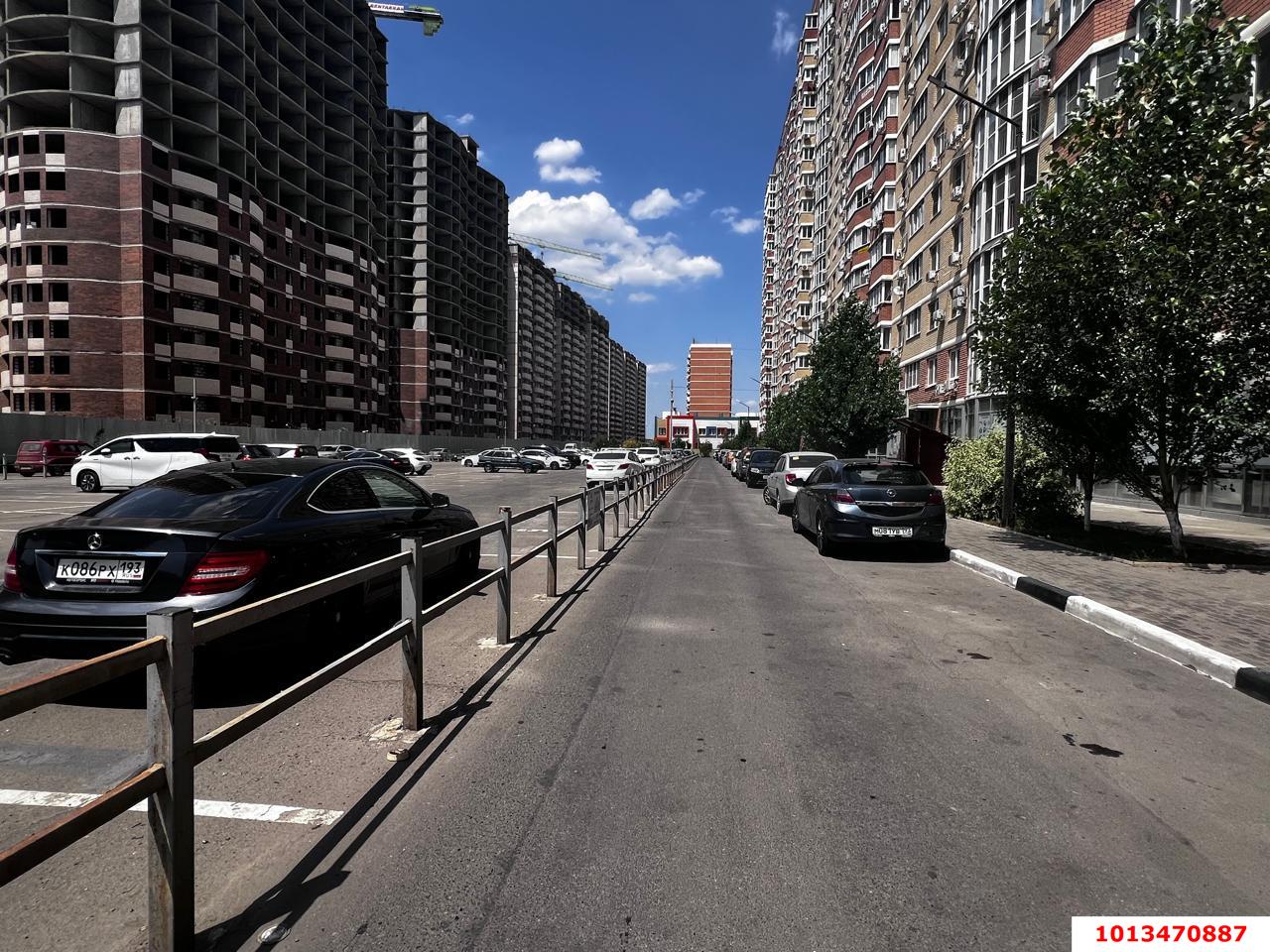 Фото №4: Коммерция 129 м² - Краснодар, Прикубанский внутригородской округ, Завод Радиоизмерительных Приборов, жилой комплекс Времена Года 3, мкр. имени Петра Метальникова, ул. Цезаря Куникова, 24к1