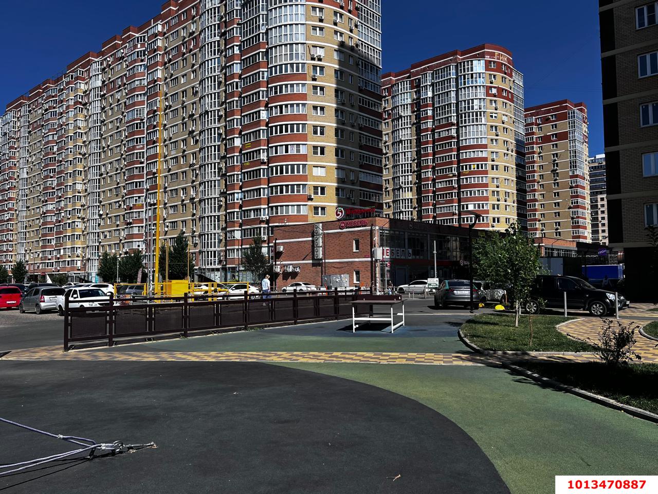 Фото №11: Коммерция 129 м² - Краснодар, Прикубанский внутригородской округ, Завод Радиоизмерительных Приборов, жилой комплекс Времена Года 3, мкр. имени Петра Метальникова, ул. Цезаря Куникова, 24к1