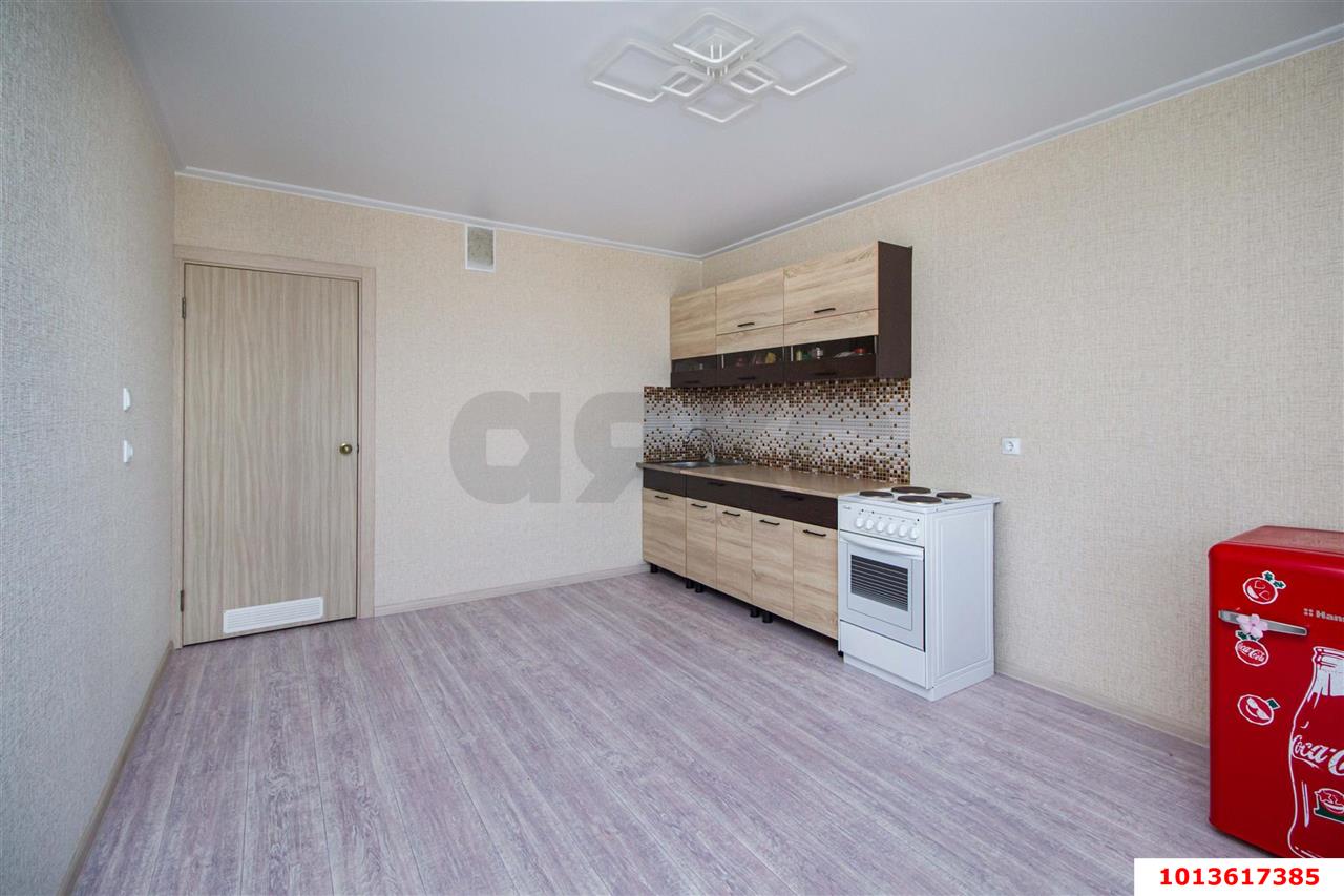 Фото №2: 2-комнатная квартира 70 м² - Краснодар, жилой комплекс Квартал № 6, ул. имени Героя Советского Союза Якова Кобзаря, 2