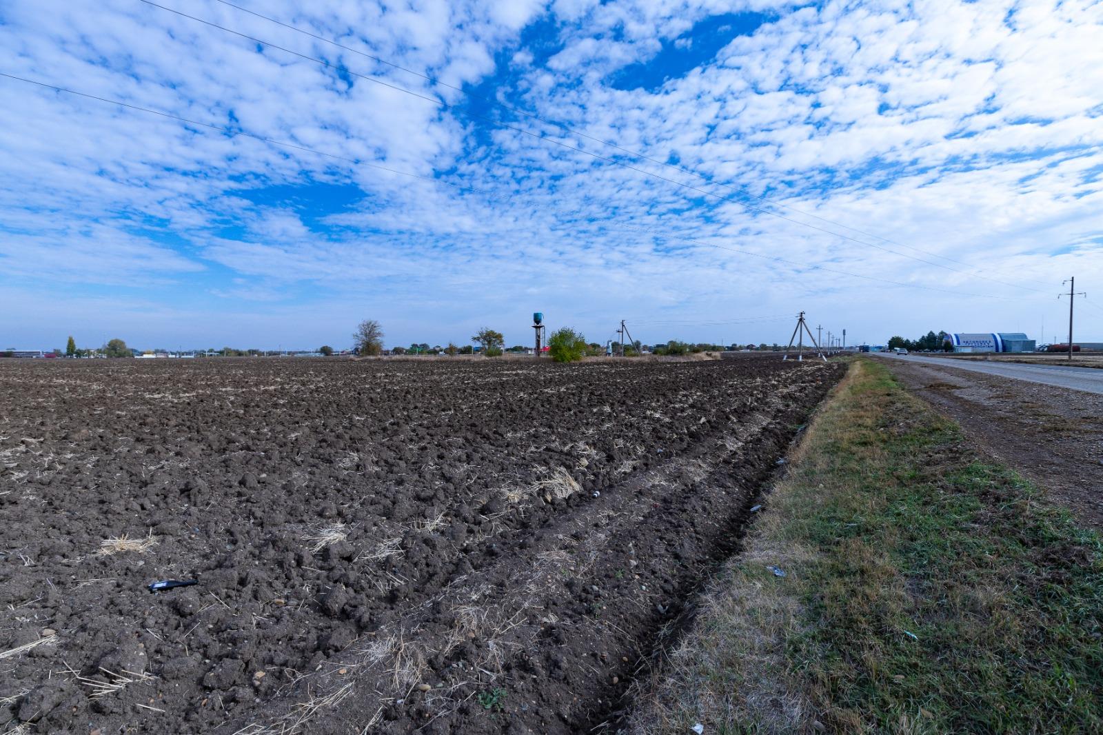 Фото №3: Коммерция 2483 м² - Новопокровская