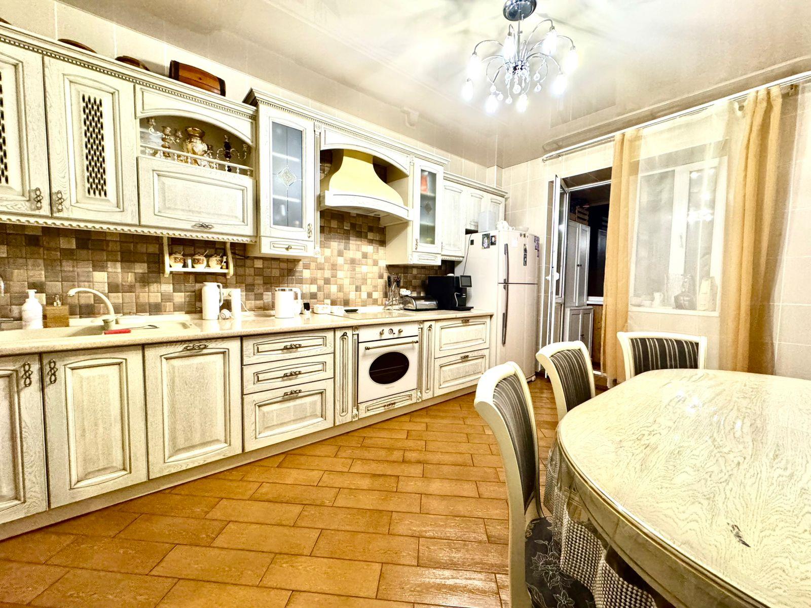 Фото №18: 5+-комнатная квартира 200 м² - Краснодар, Центральный внутригородской округ, мкр. Дубинка, ул. Ставропольская, 178