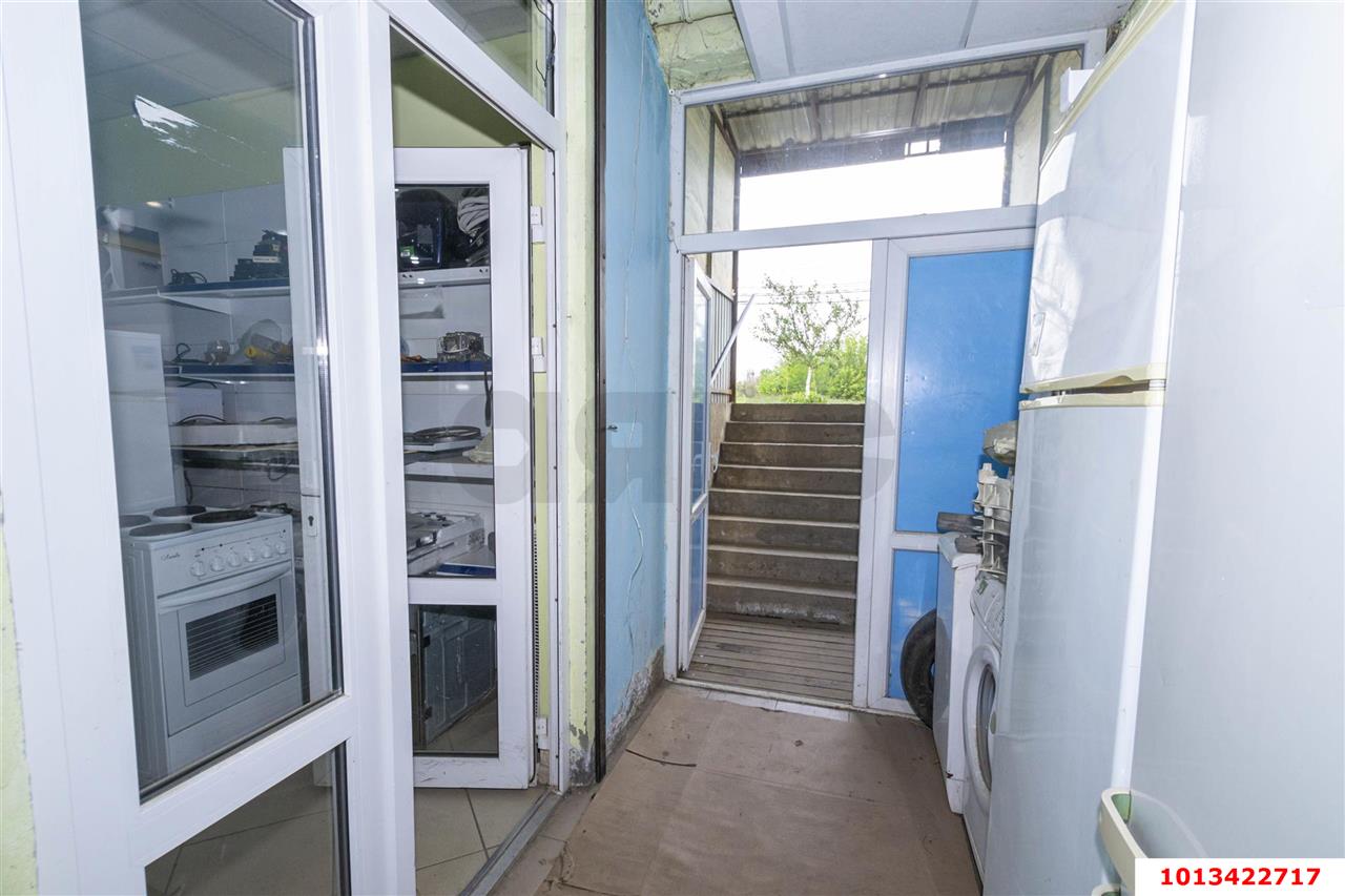 Фото №3: Торговое помещение 84 м² - Российский, Прикубанский внутригородской округ, ул. имени В.М. Комарова, 58