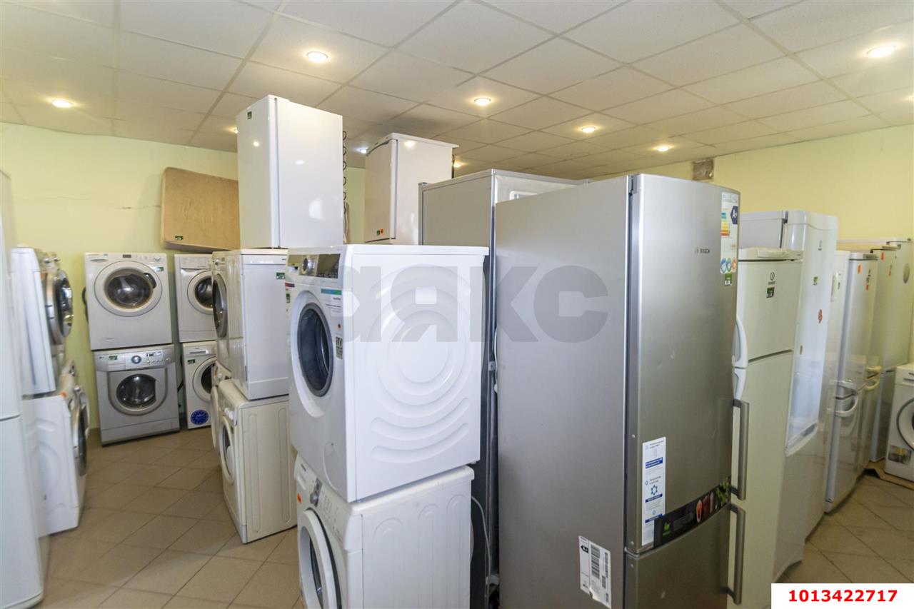 Фото №4: Торговое помещение 84 м² - Российский, Прикубанский внутригородской округ, ул. имени В.М. Комарова, 58