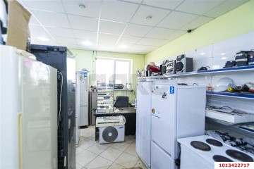 Фото №1: Торговое помещение 84 м² - Российский, мкр. Прикубанский внутригородской округ, ул. имени В.М. Комарова, 58