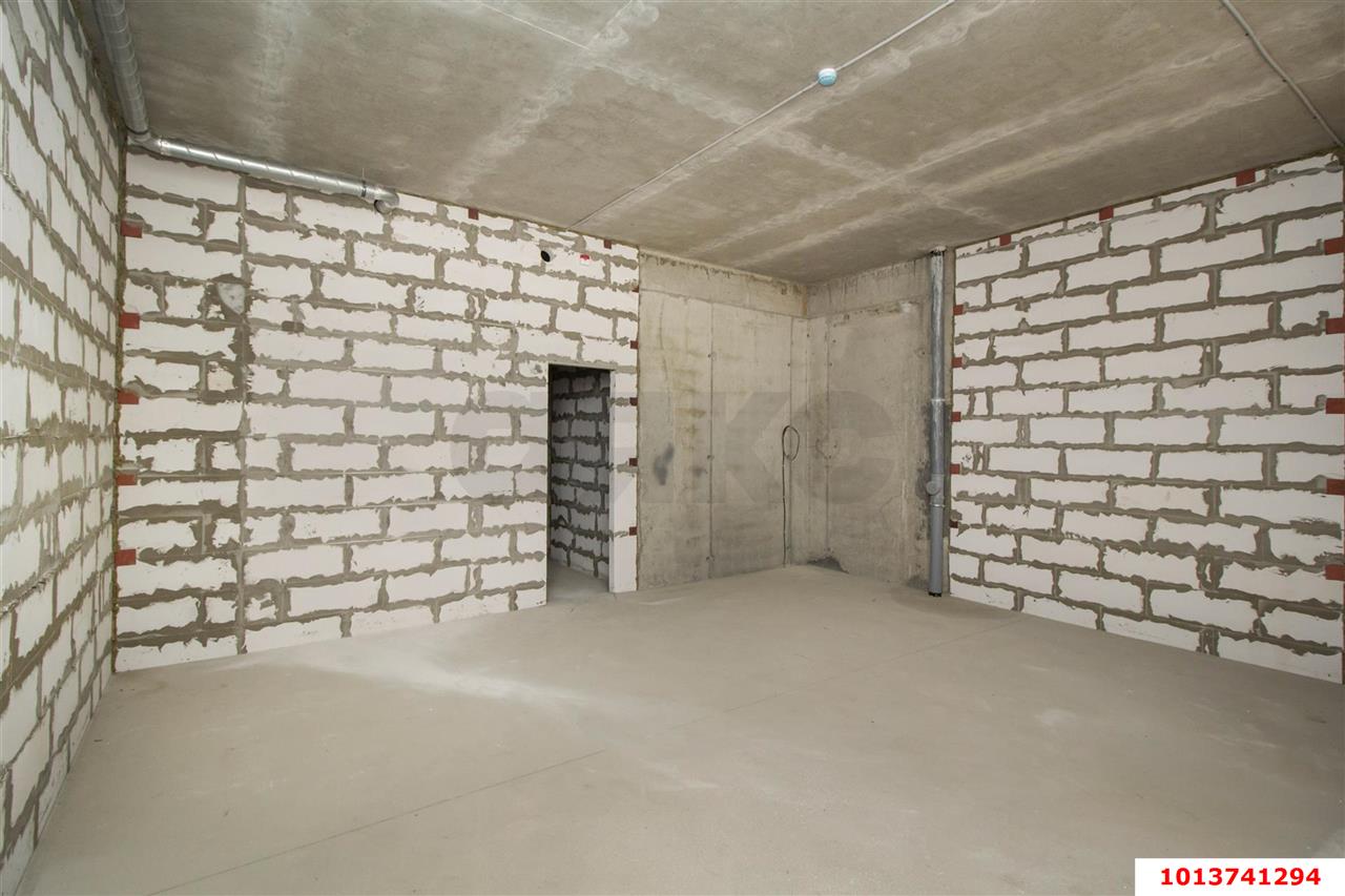 Фото №2: Торговое помещение <span class="whitespace-nowrap">40 м²</span>, <span class="whitespace-nowrap">1/9 эт.</span> - Краснодар, Прикубанский внутригородской округ, мкр. жилой комплекс Новые Сезоны, ул. Скандинавская, 1