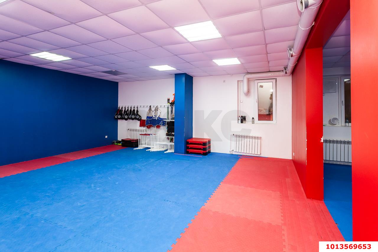 Фото №3: Коммерция 81 м² - Краснодар, Прикубанский внутригородской округ, мкр. Губернский, ул. им. Героя Яцкова И.В., 9к1