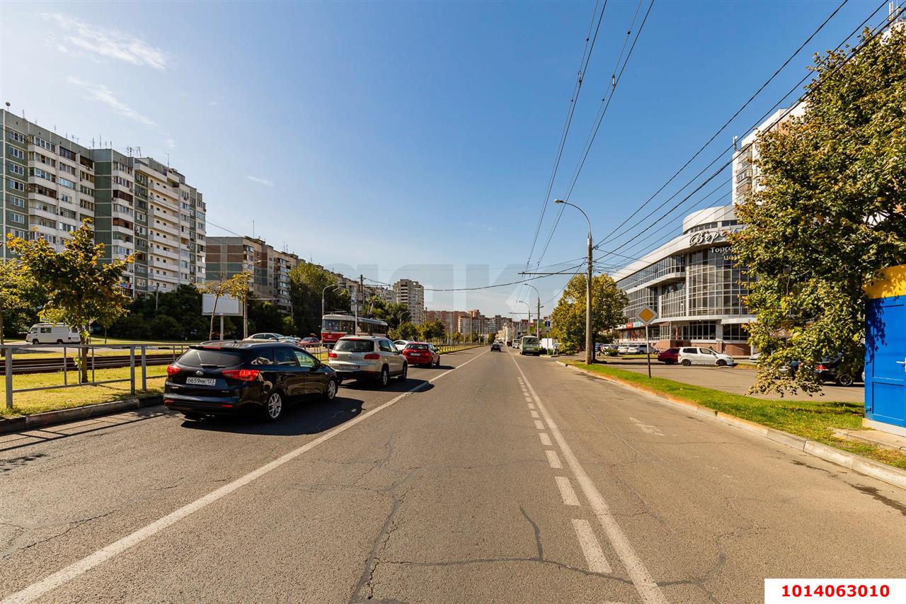 Фото №11: 3-комнатная квартира 68 м² - Краснодар, Юбилейный, ул. 70-летия Октября, 24