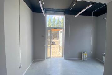 Фото №2: Коммерция 31 м² - Краснодар, мкр. жилой комплекс Дыхание, ул. Лётчика Позднякова, 2к15