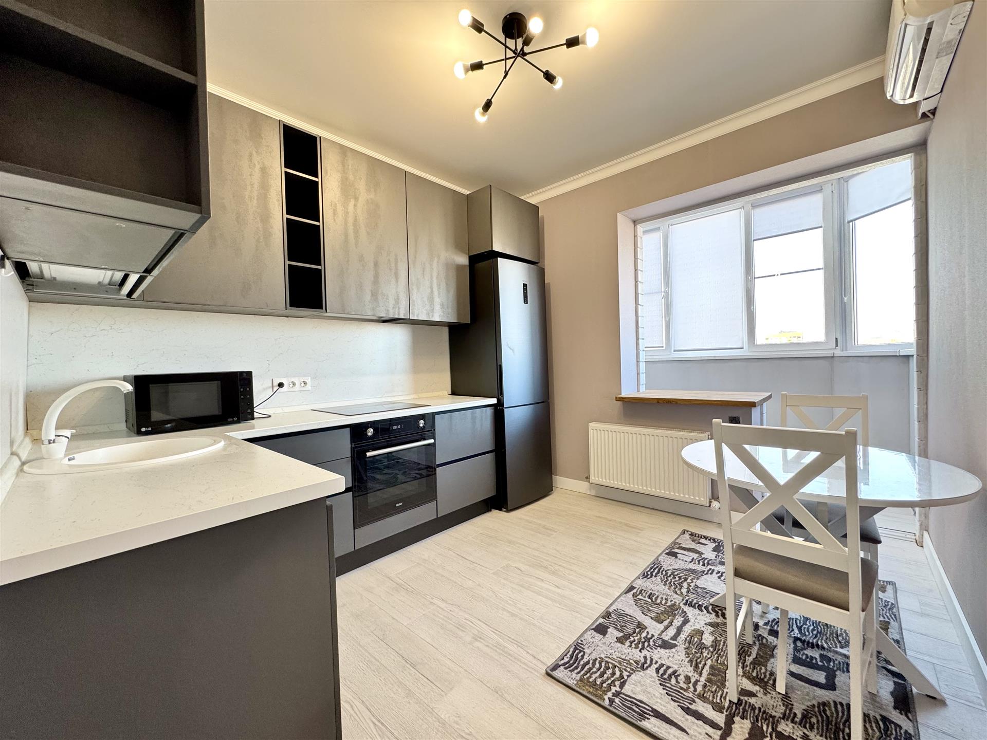 Фото №2: 1-комнатная квартира 44 м² - Краснодар, Прикубанский внутригородской округ, мкр. жилой комплекс Красная площадь, ул. Кореновская, 57к2