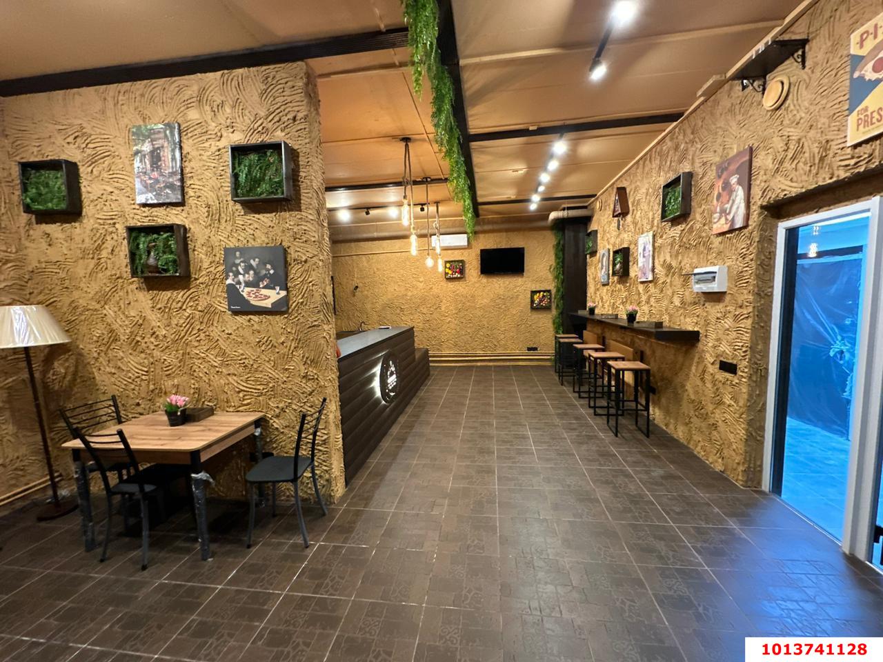 Фото №3: Торговое помещение 52 м² - Краснодар, жилой комплекс Оникс, ул. Российская, 267к2