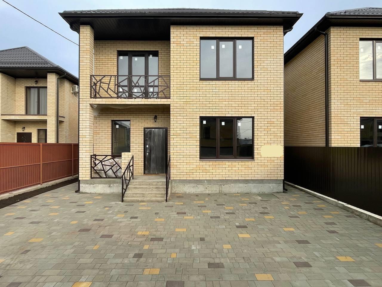 Фото №1: Дом 150 м² + 4 сот. - Яблоновский, Западный внутригородской округ, мкр. жилой комплекс Аврора, ул. Королёва, 27