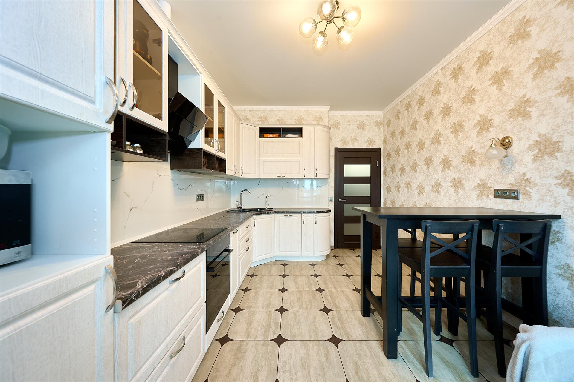 Фото №4: 1-комнатная квартира 50 м² - Краснодар, Центральный внутригородской округ, Дубинка, жилой комплекс Радонеж, мкр. Черёмушки, ул. Вишняковой, 1/23к1