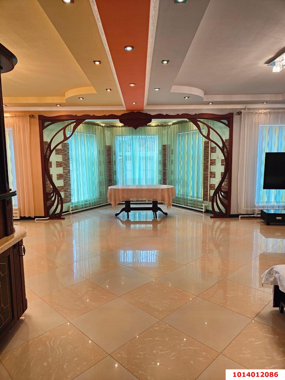 Фото №11: Дом 499 м² + 9.4 сот. - Кореновск, мкр. 4-й квартал, ул. Мира, 137Е