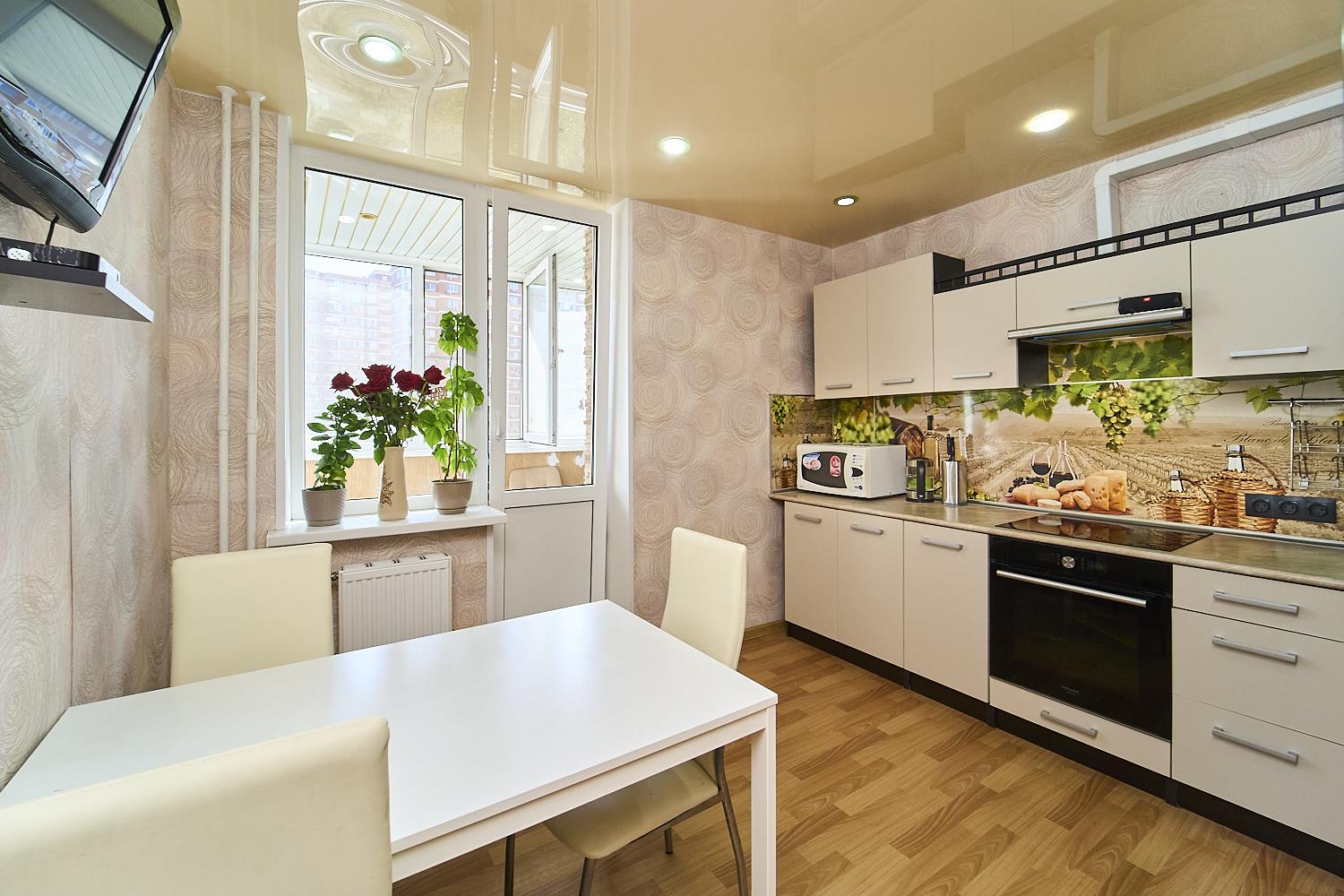 Фото №2: 2-комнатная квартира 60 м² - Краснодар, Прикубанский внутригородской округ, 9-й километр, мкр. Военный городок № 106, ул. имени Дзержинского, 54/13