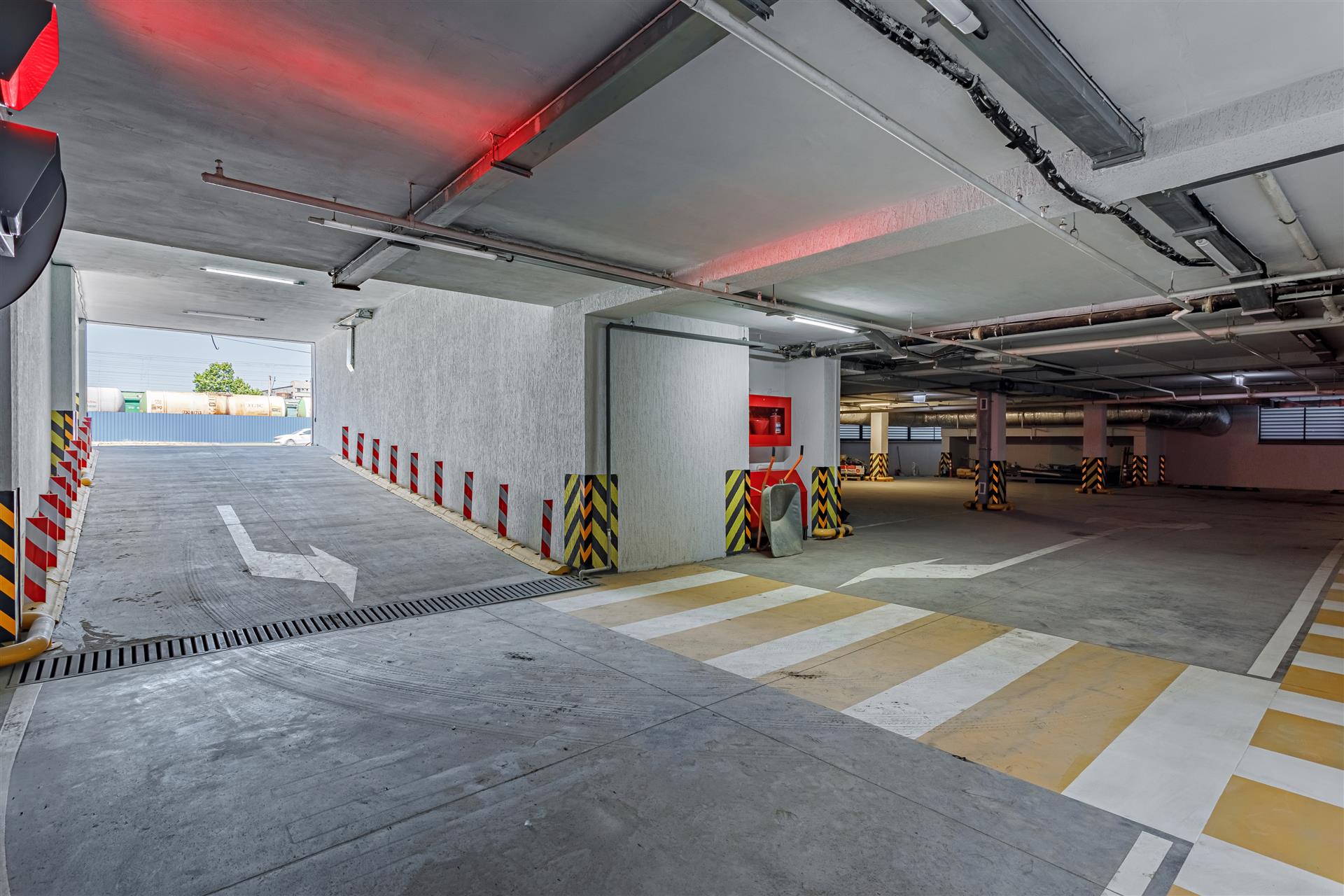 Фото №11: Коммерция 1800 м² - Краснодар, ул. Новороссийская, 214