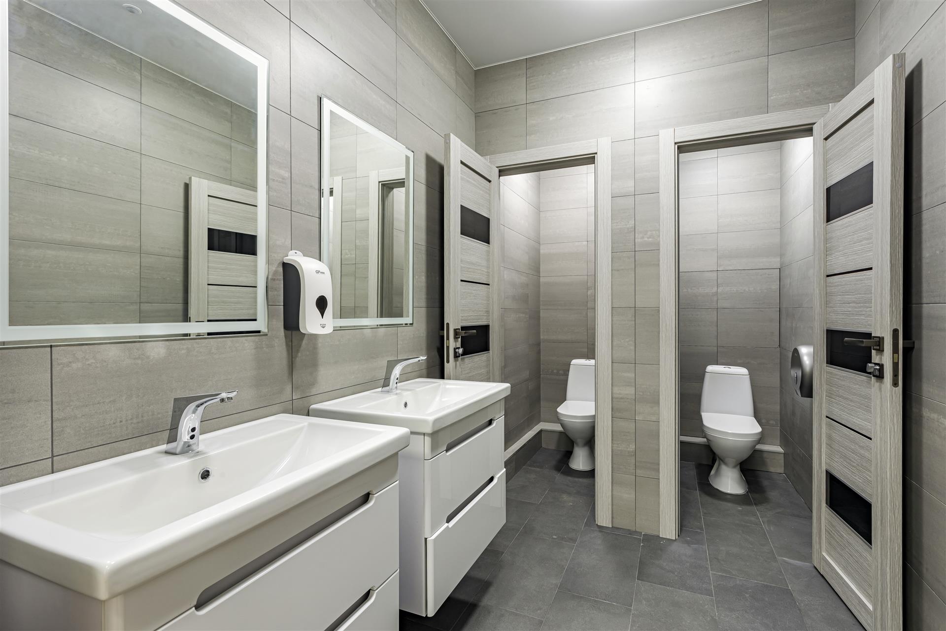 Фото №1: Коммерция 1800 м² - Краснодар, ул. Новороссийская, 214