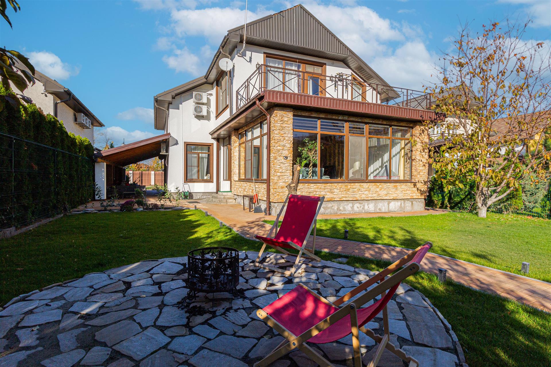 Фото №1: Дом 256 м² + 6.45 сот. - Краснодар, Прикубанский внутригородской округ, мкр. Немецкая Деревня, ул. Кёльнская, 13