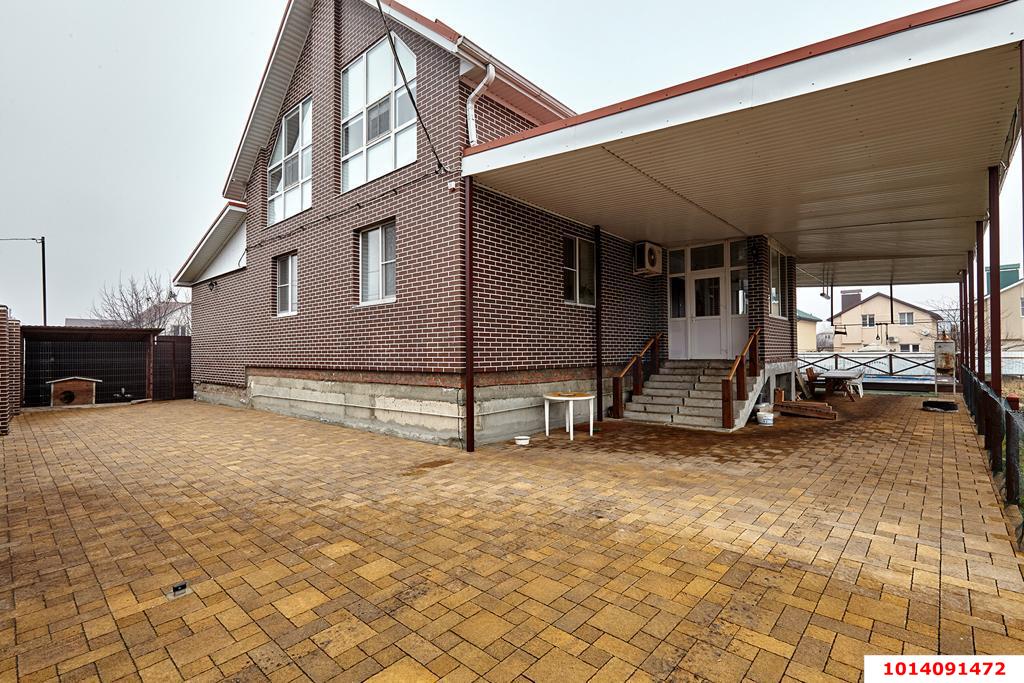 Фото №2: Дом 327 м² + 8 сот. - Российский, мкр. Прикубанский внутригородской округ, ул. Бархатная, 29