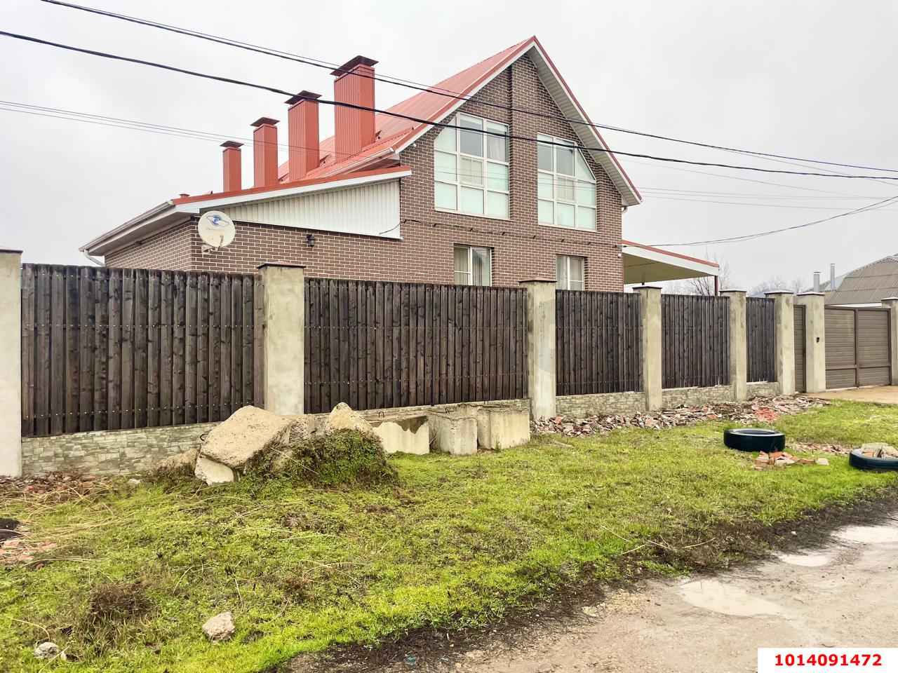 Фото №1: Дом 327 м² + 8 сот. - Российский, мкр. Прикубанский внутригородской округ, ул. Бархатная, 29