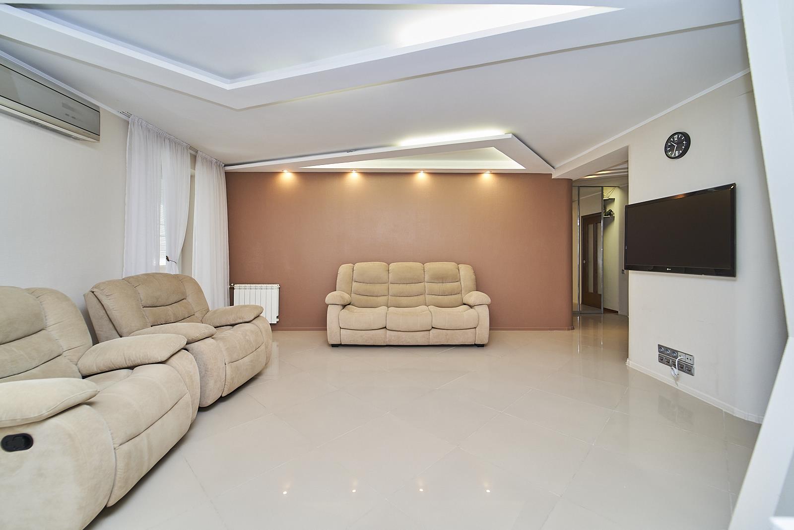 Фото №9: 3-комнатная квартира 122 м² - Краснодар, Прикубанский внутригородской округ, мкр. Завод Измерительных Приборов, ул. имени 40-летия Победы, 33/1