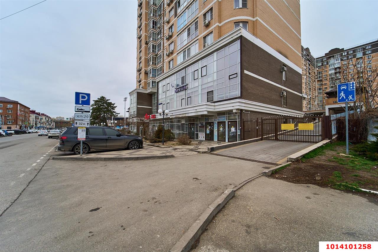 Фото №13: Коммерция 53 м² - Краснодар, Центральный внутригородской округ, мкр. Центральный, ул. Коммунаров, 270