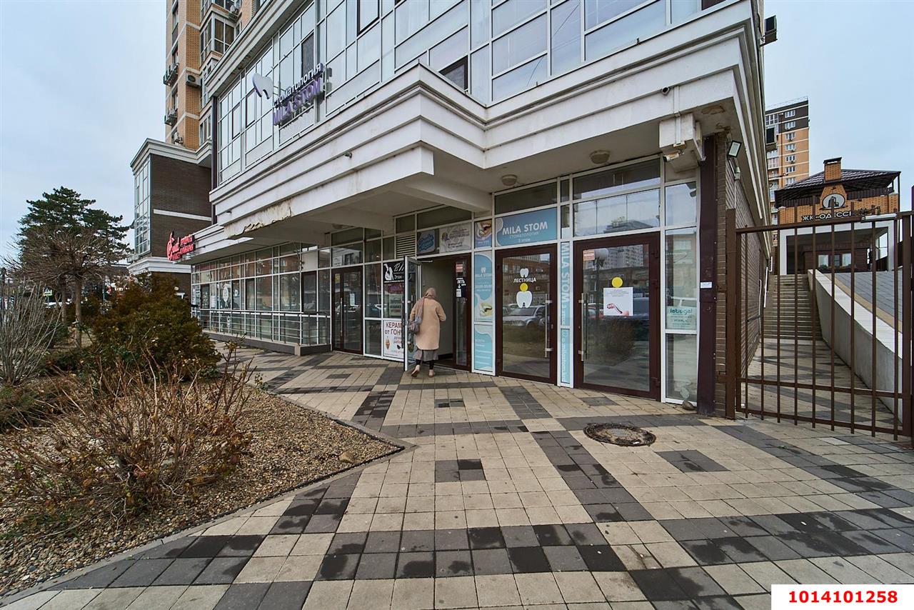 Фото №1: Коммерция 53 м² - Краснодар, Центральный внутригородской округ, мкр. Центральный, ул. Коммунаров, 270