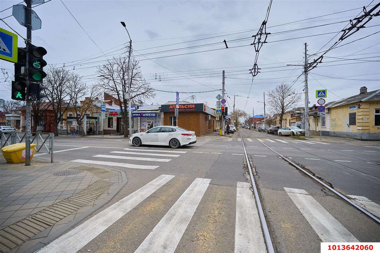 Фото №3: Торговое помещение 43 м² - Краснодар, Центральный, ул. Октябрьская, 88