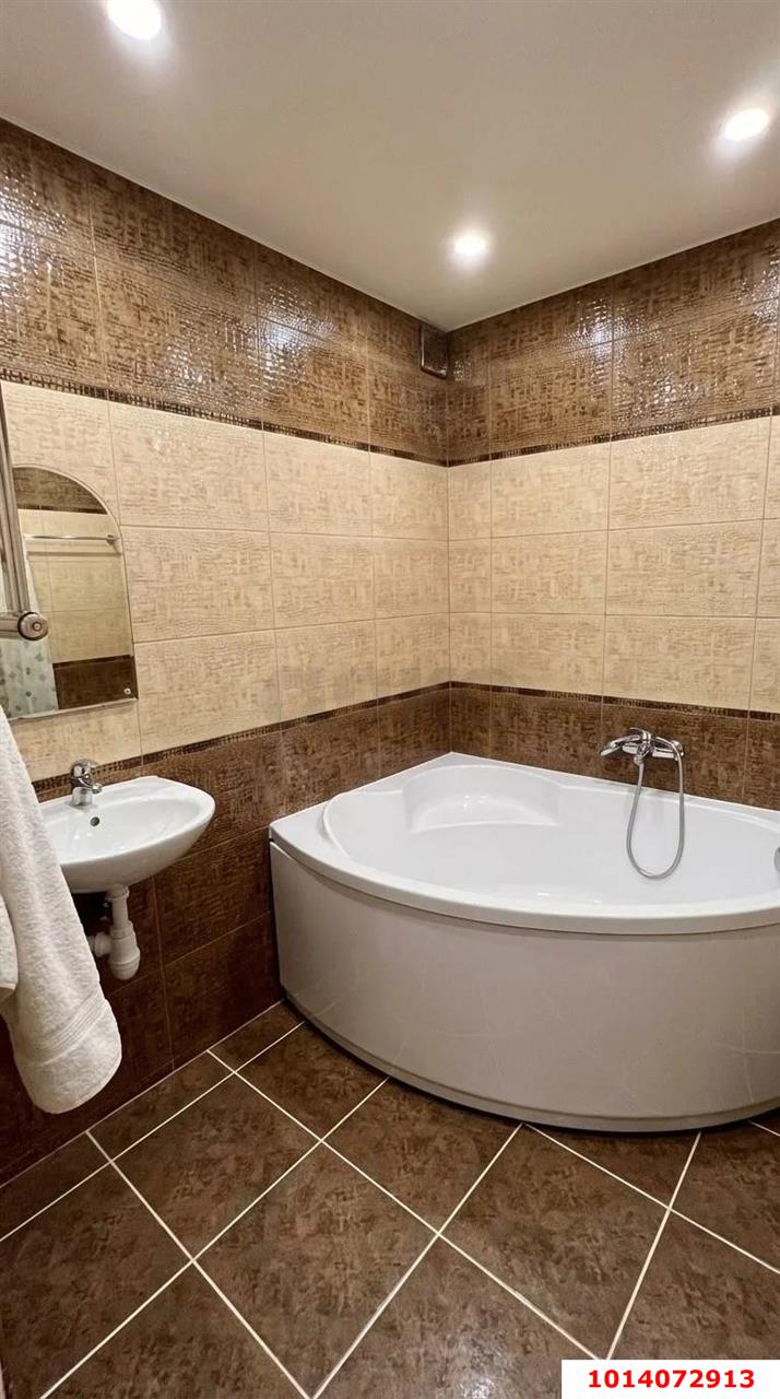 Фото №3: 2-комнатная квартира 73 м² - Краснодар, Западный внутригородской округ, мкр. Юбилейный, пр-кт Чекистов, 40