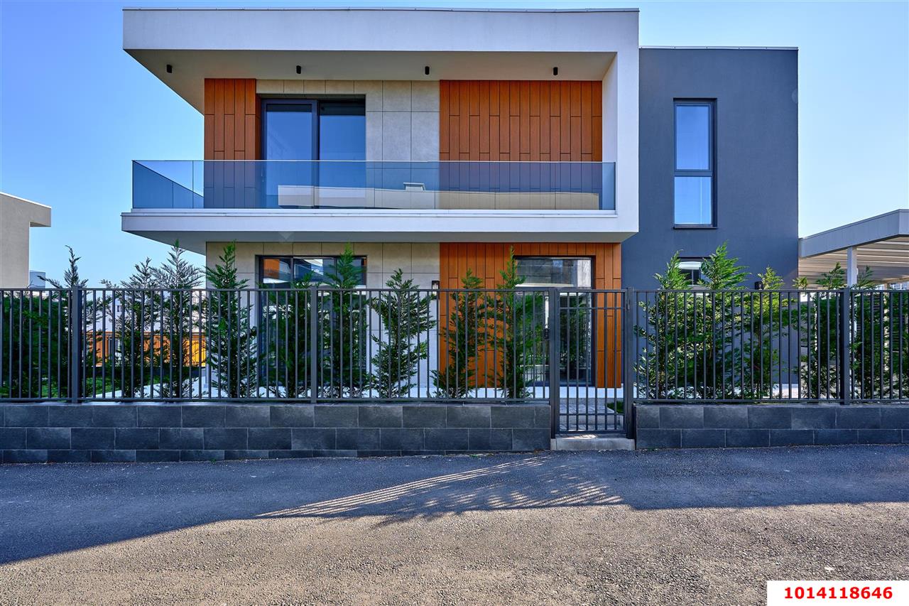 Фото №16: Дом 261 м² + 5 сот. - Геленджик, мкр. Персиковый сад, 235