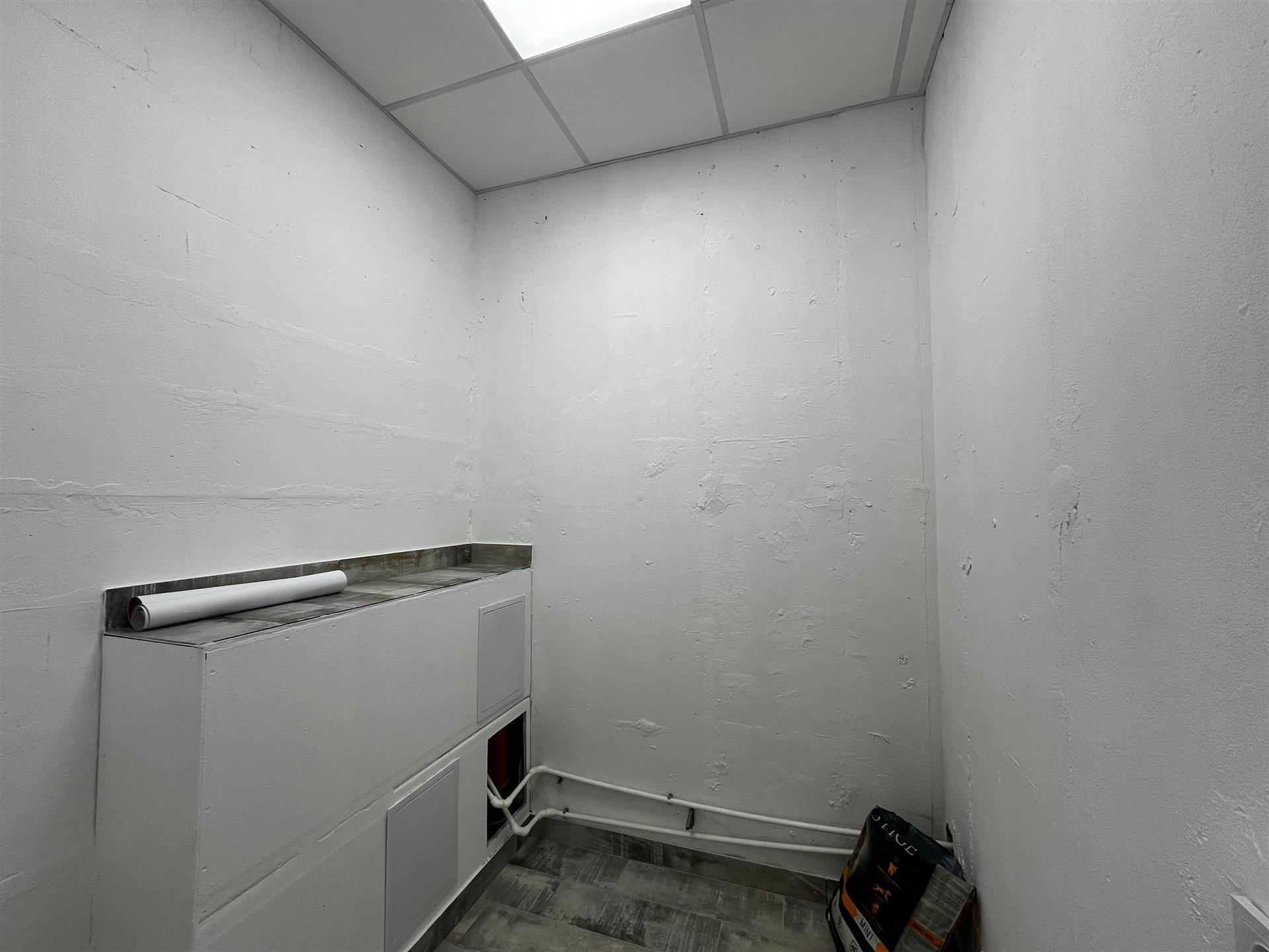 Фото №11: Коммерция 37 м² - Краснодар, Прикубанский внутригородской округ, мкр. жилой комплекс Ракурс, ул. имени Героя Ростовского, 8к2