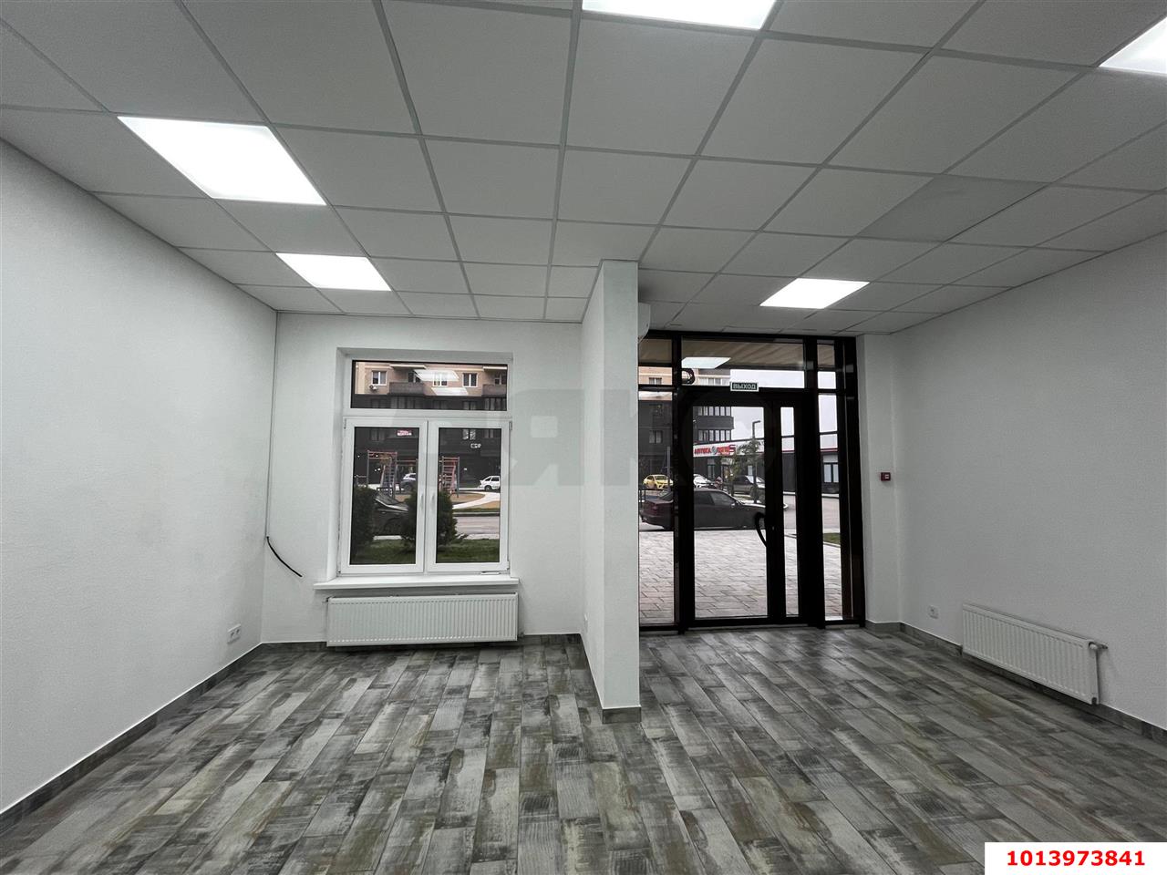 Фото №2: Торговое помещение 38 м² - Краснодар, жилой комплекс Ракурс, ул. имени Героя Ростовского, 8к2