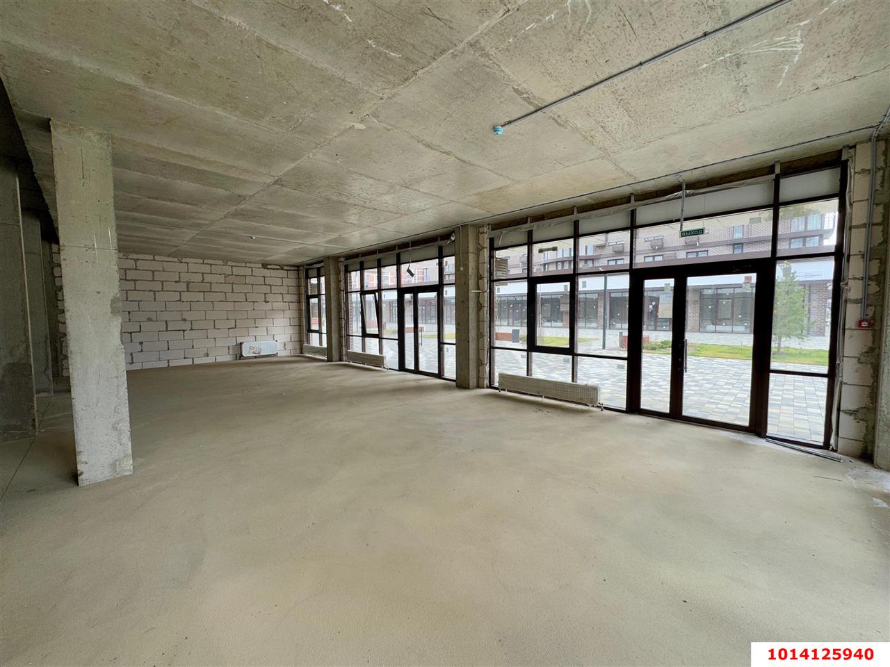 Фото №6: Торговое помещение 155 м² - Краснодар, жилой комплекс Самолёт-6, ул. Ивана Беличенко, 92к1