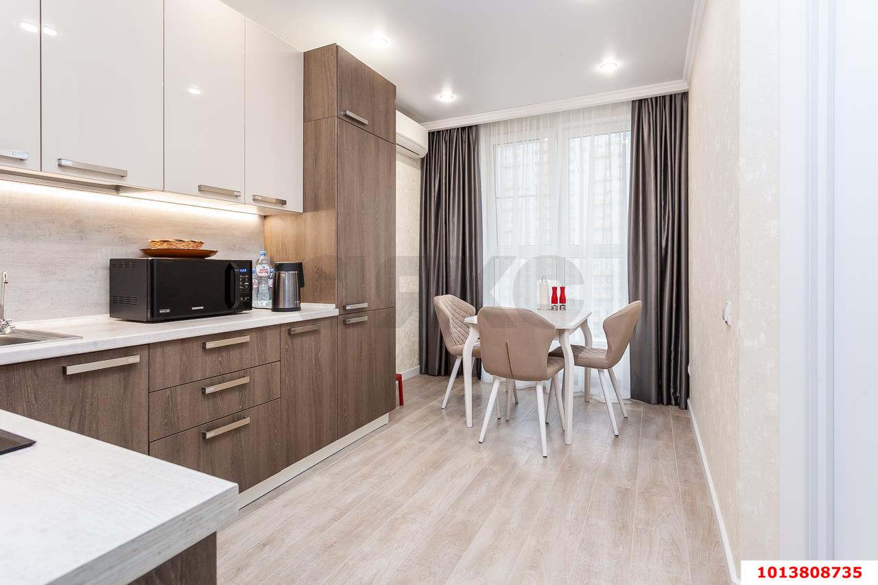 Фото №1: 1-комнатная квартира 42 м² - Краснодар, Центральный внутригородской округ, мкр. Центральный, ул. Красная, 176