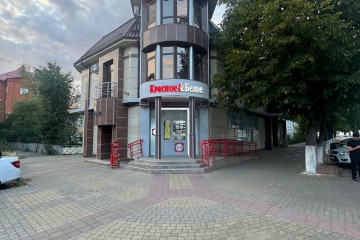 Фото №1: Отдельное здание 899 м² - Майкоп, мкр. Дружба, ул. Краснооктябрьская, 67А