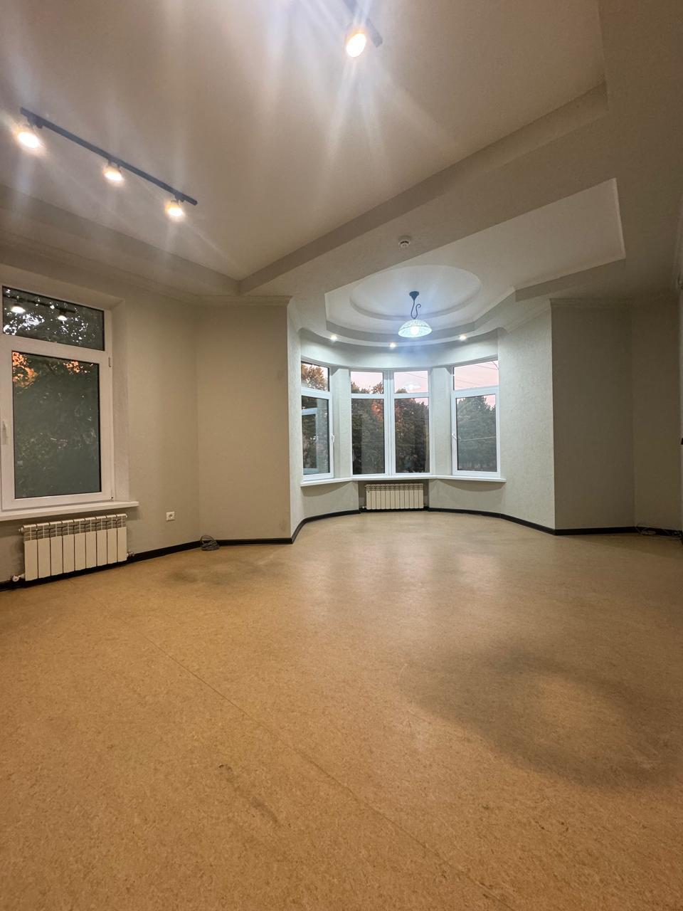 Фото №38: Коммерция 899 м² - Майкоп, ул. Краснооктябрьская, 67А