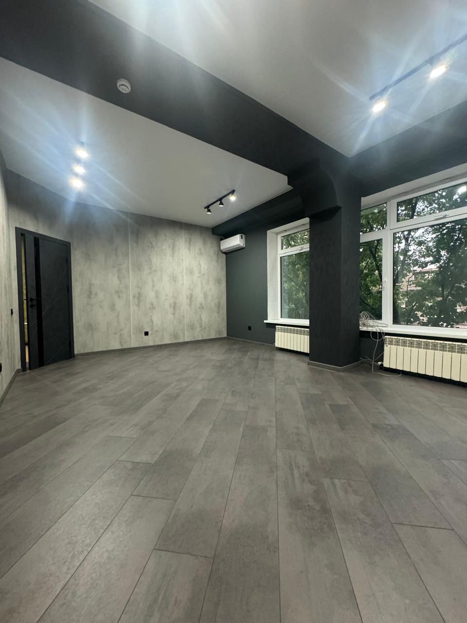 Фото №5: Коммерция 899 м² - Майкоп, ул. Краснооктябрьская, 67А