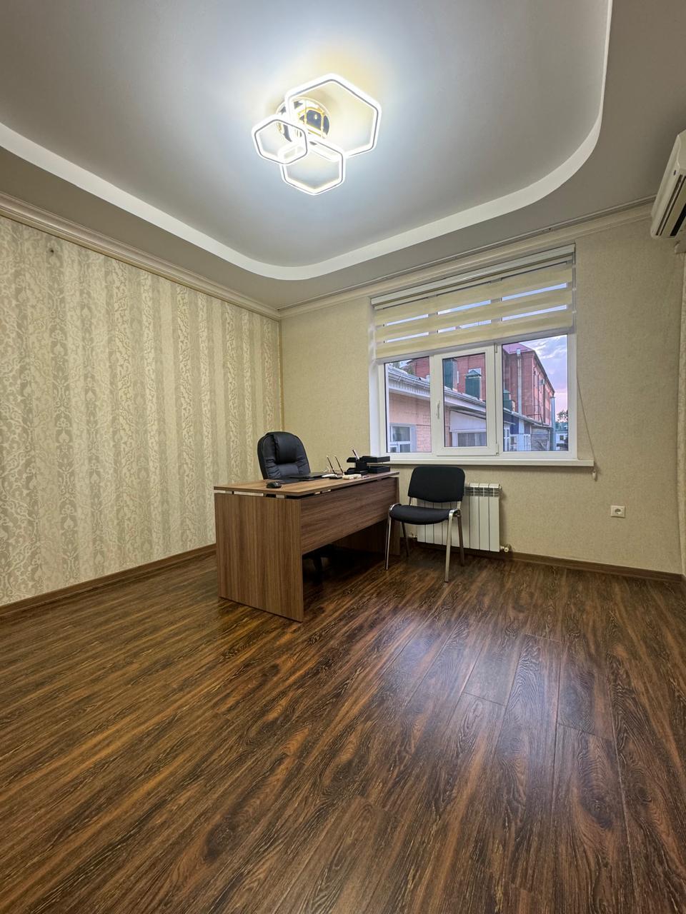 Фото №14: Коммерция 899 м² - Майкоп, ул. Краснооктябрьская, 67А